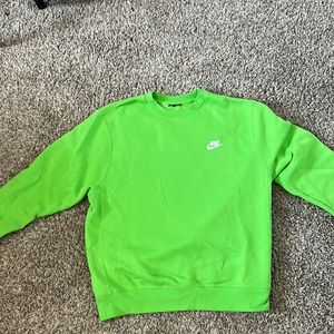 Men’s Medium Bright Green Crew Fleece.